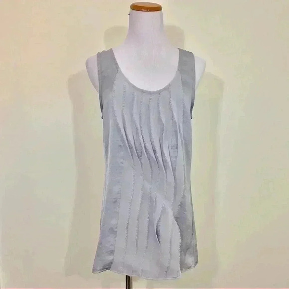 Gap silver tank blouse with ruffles - Picture 1 of 7